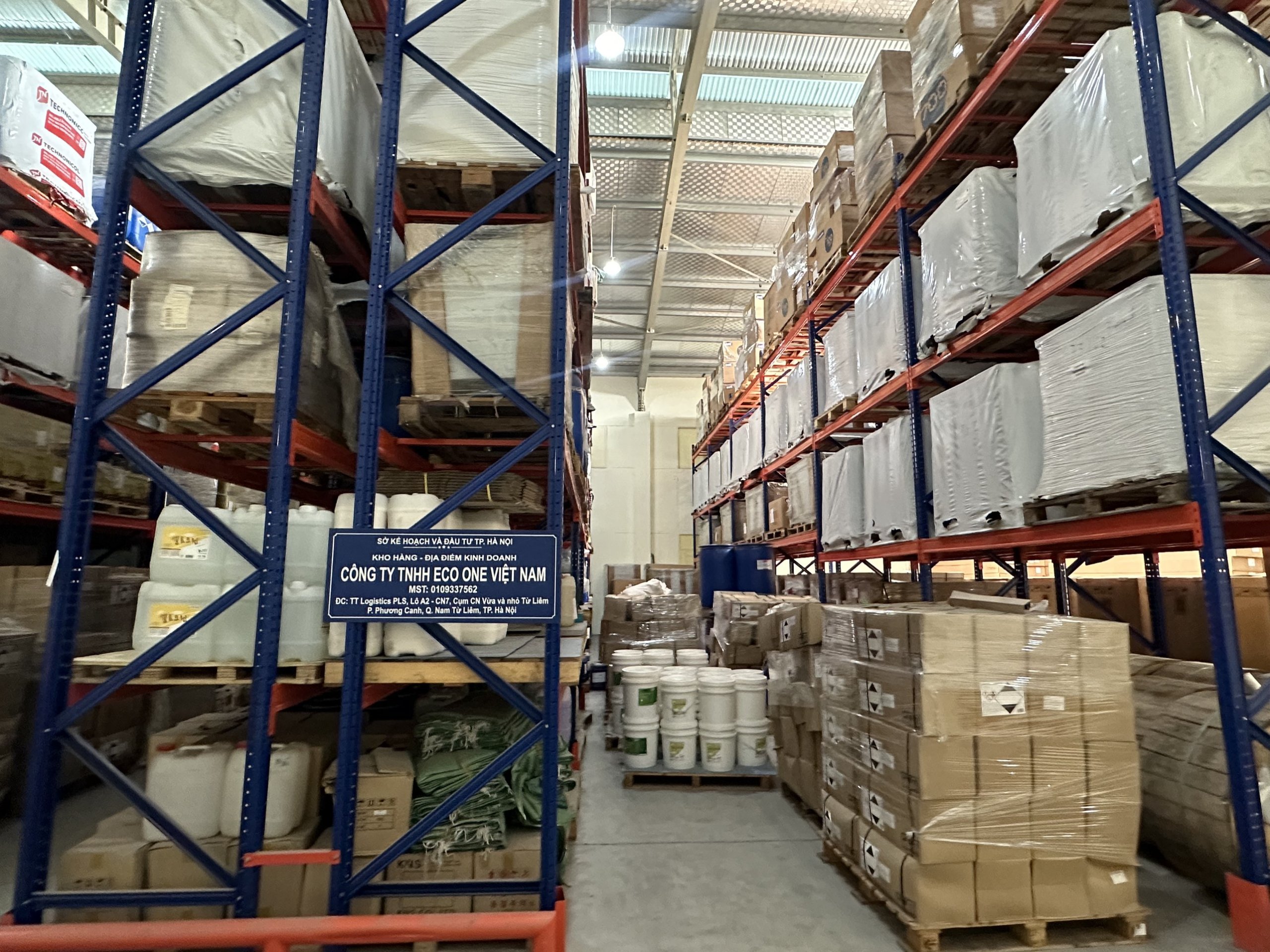 Kho hàng và khách hàng eco one (11)